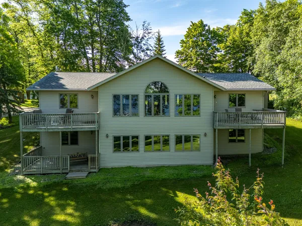 $895,000 | 39233 East Union Drive, Erskine, MN 56535