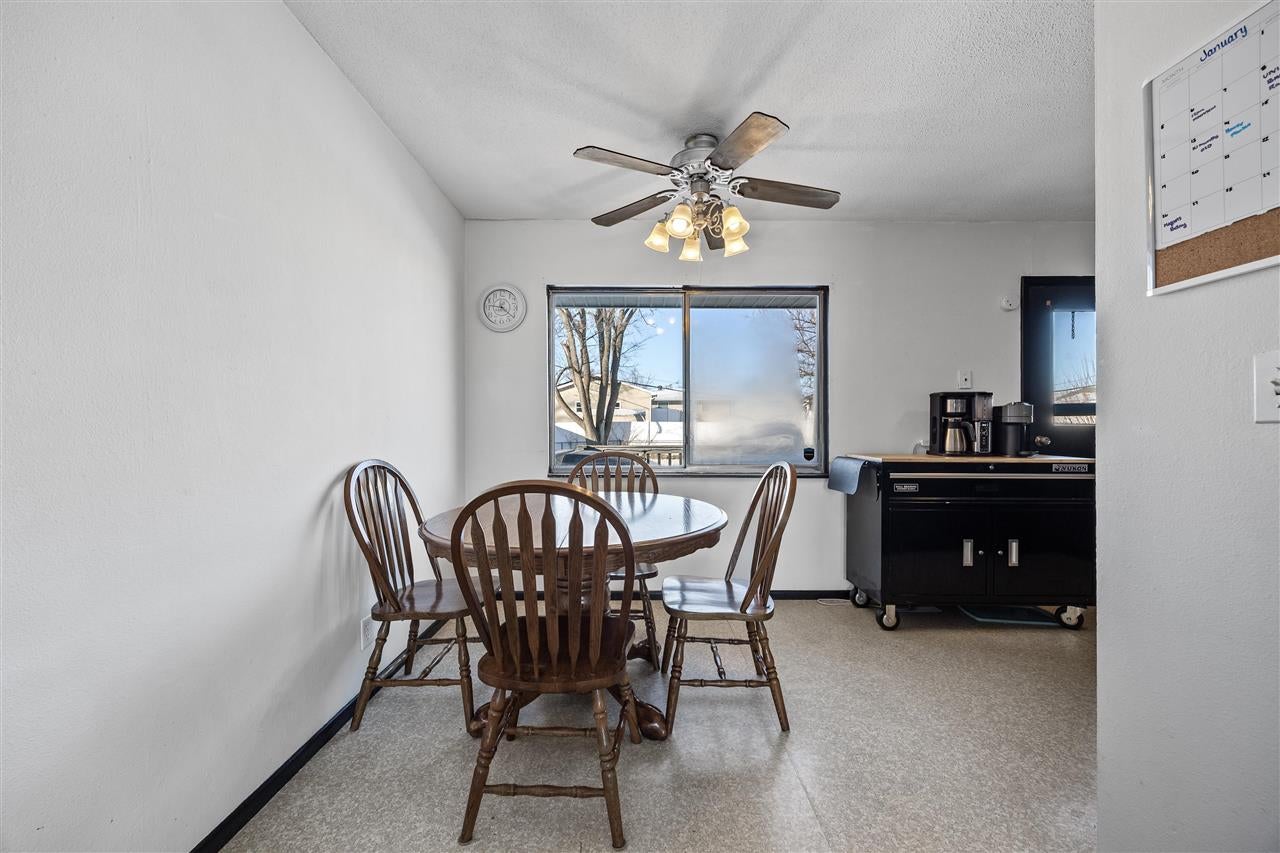 220 Hanover Road Southwest Cedar Rapids, IA 52404 - Photo 2 of 8 Gallery Image 2