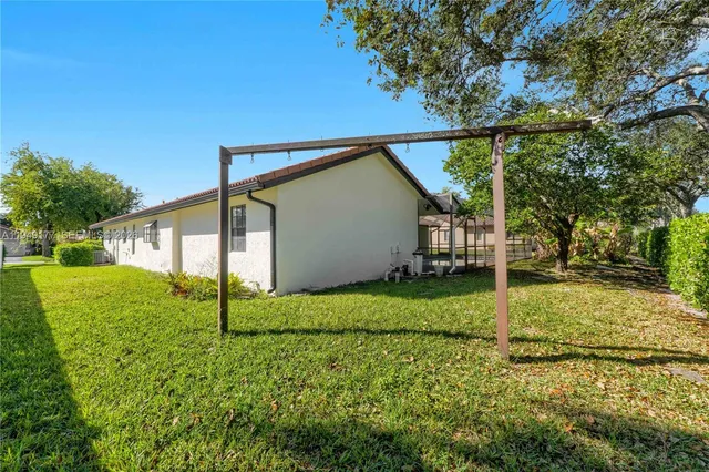 $889,000 | 8419 Northwest 55th Court, Coral Springs, FL 33067