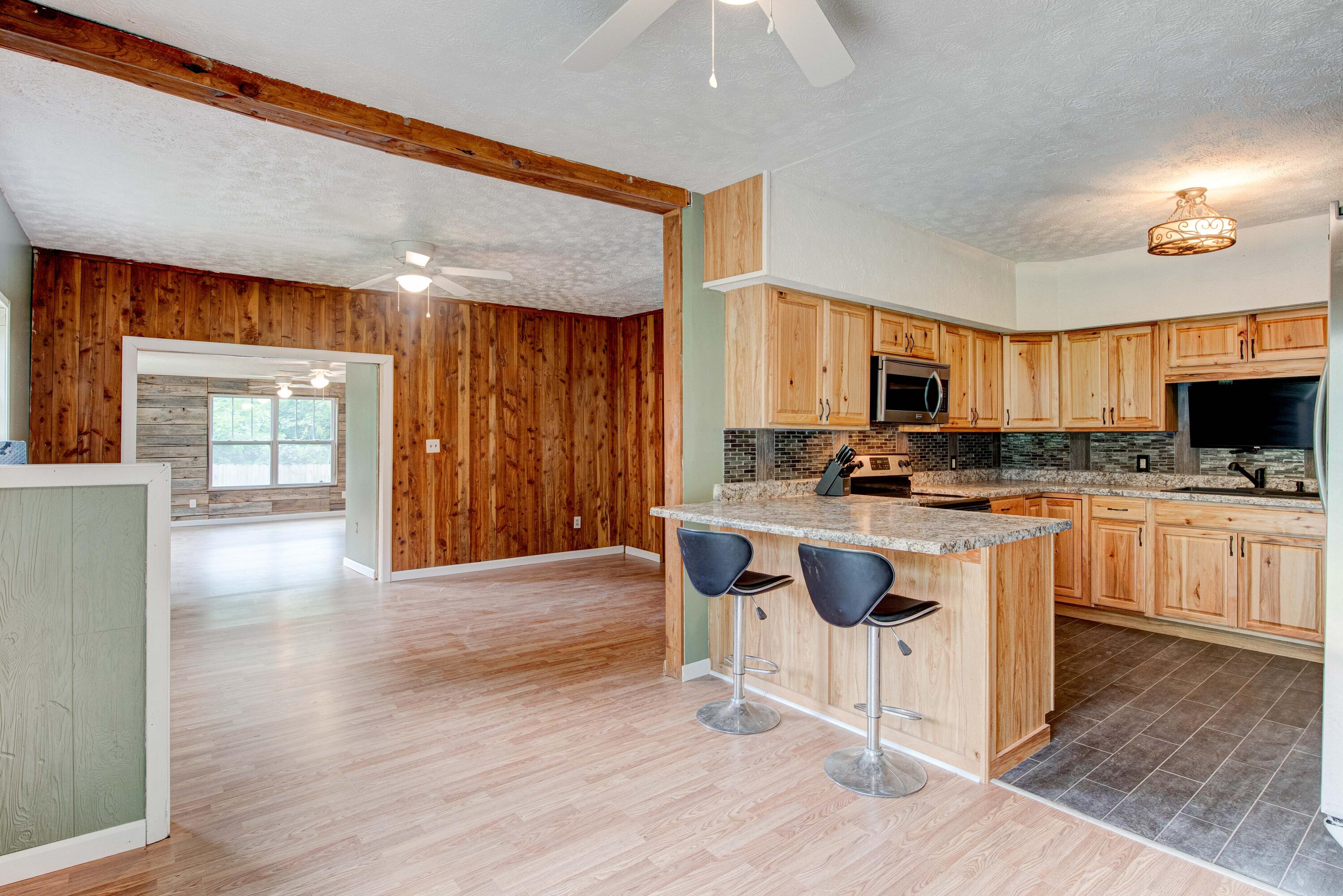 189 Lone Mountain Road Andersonville, TN 37705 - Photo 6 of 30 Photo-1