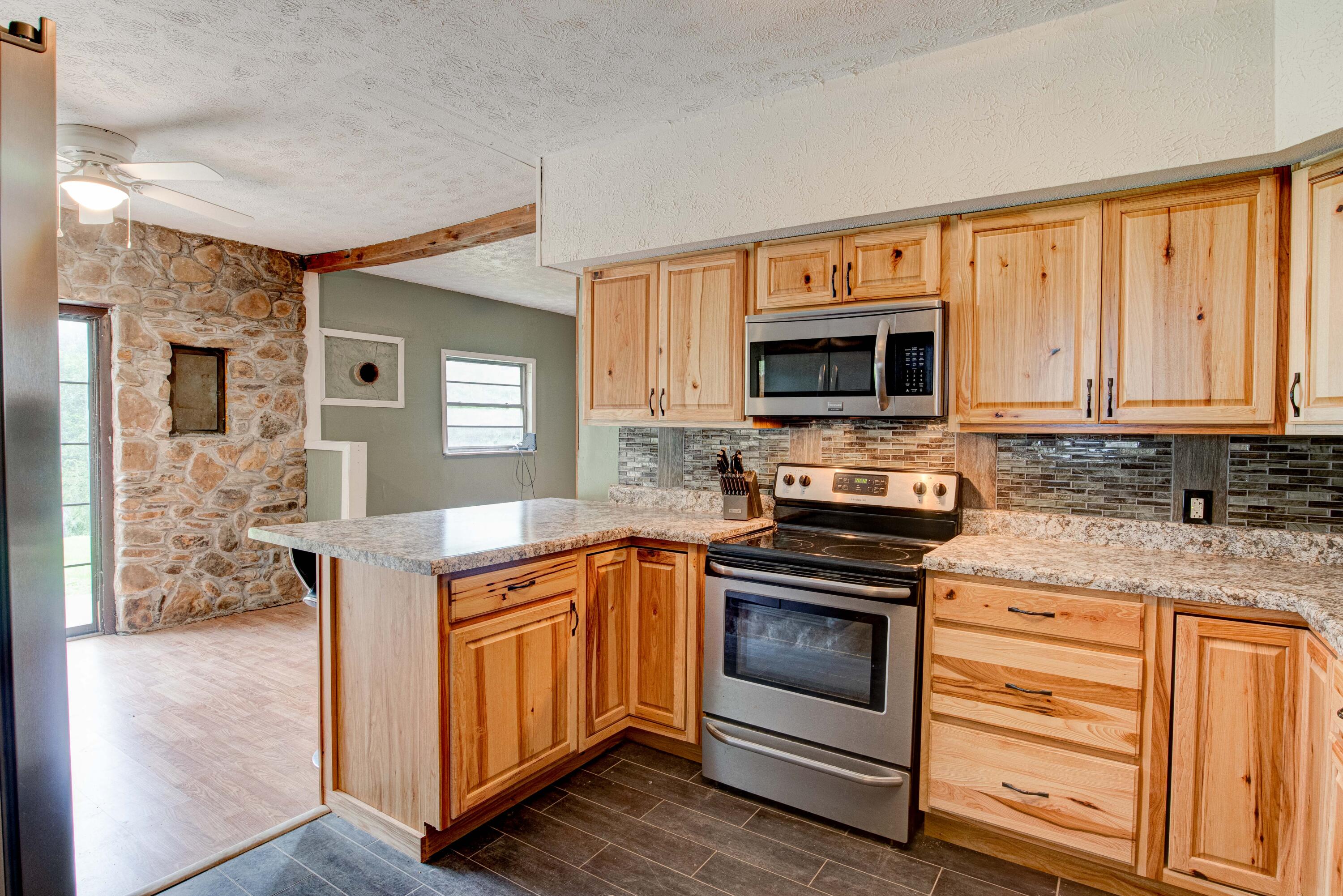 189 Lone Mountain Road Andersonville, TN 37705 - Photo 8 of 30 Photo-3
