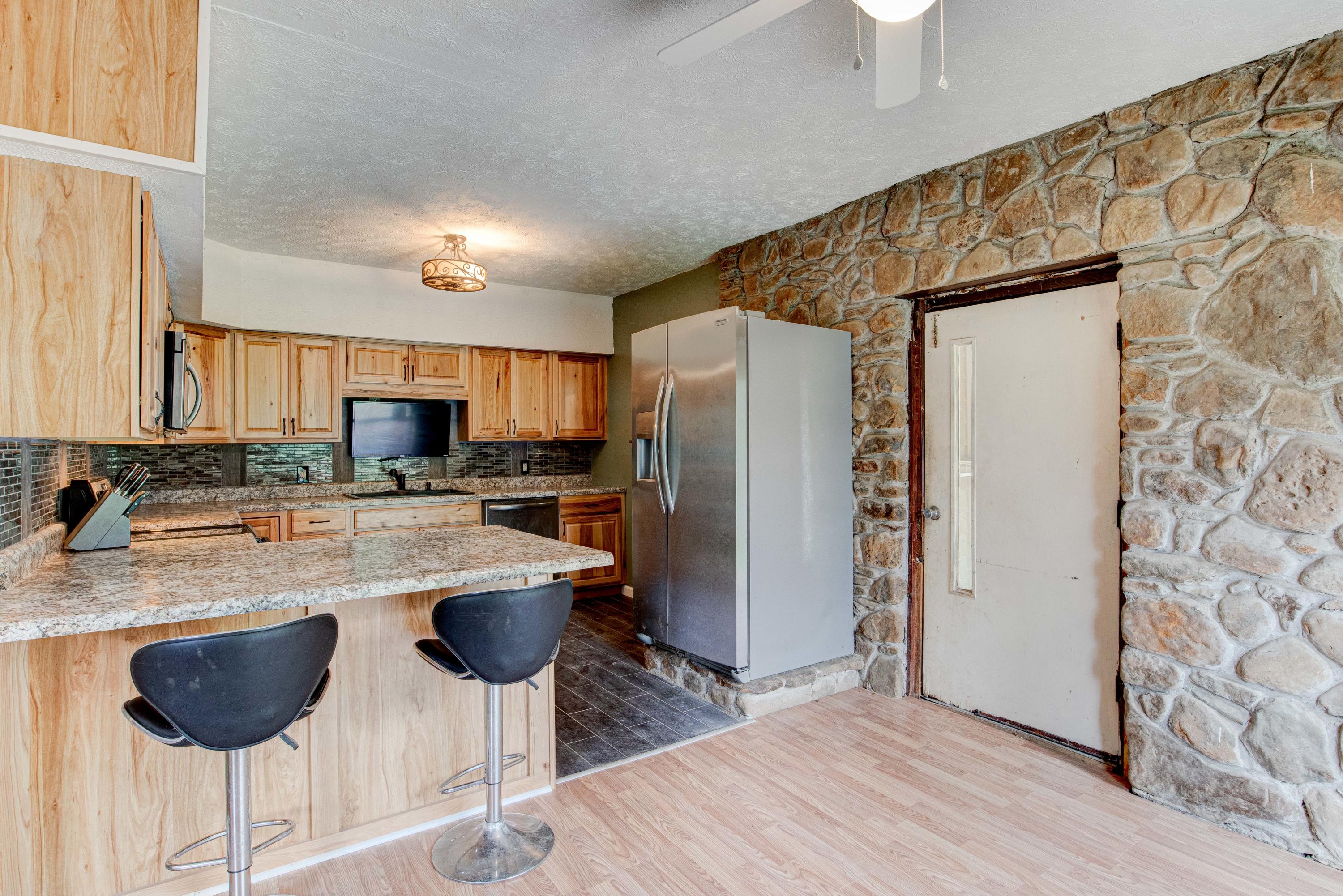 189 Lone Mountain Road Andersonville, TN 37705 - Photo 9 of 30 Photo-4