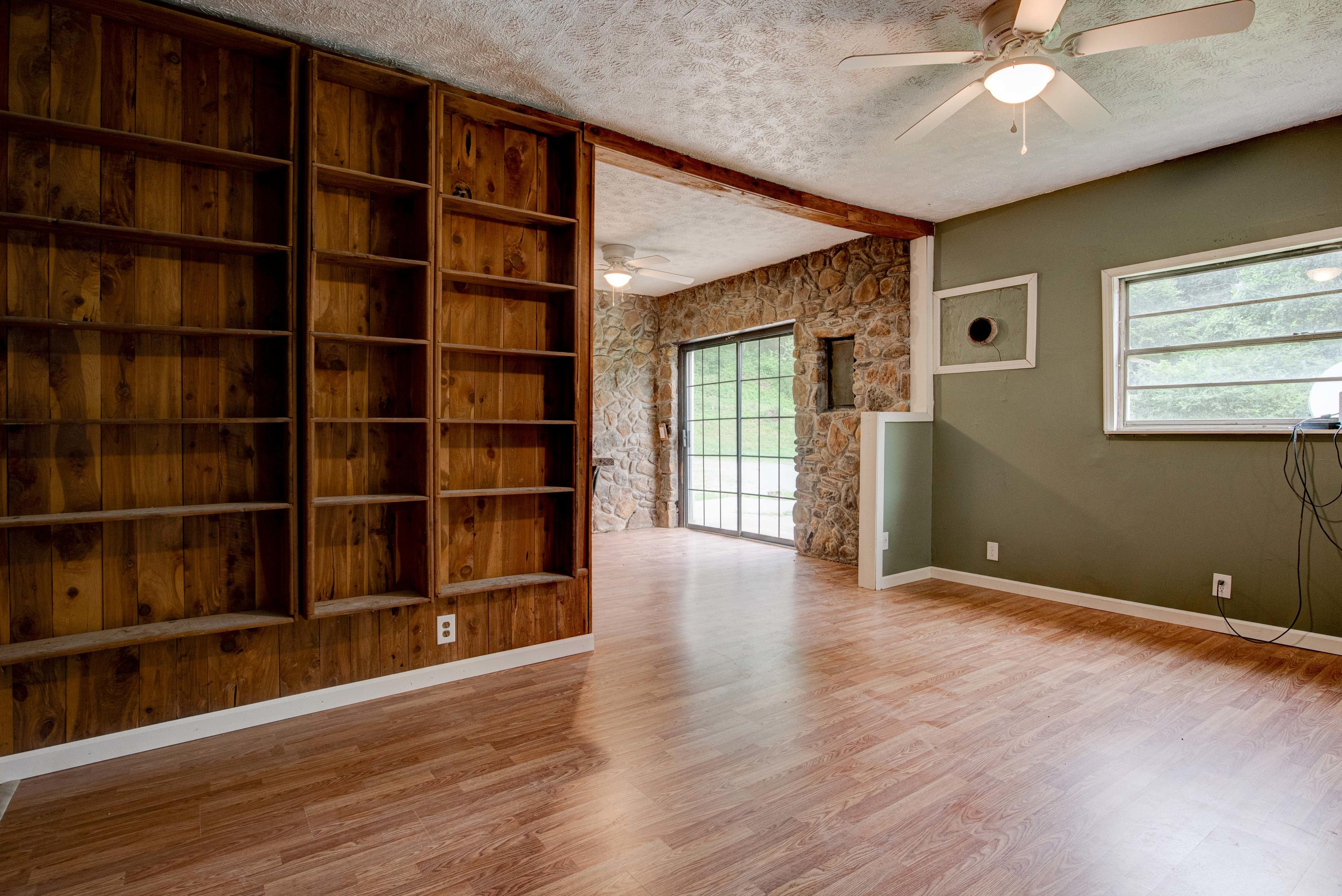 189 Lone Mountain Road Andersonville, TN 37705 - Photo 10 of 30 Photo-6