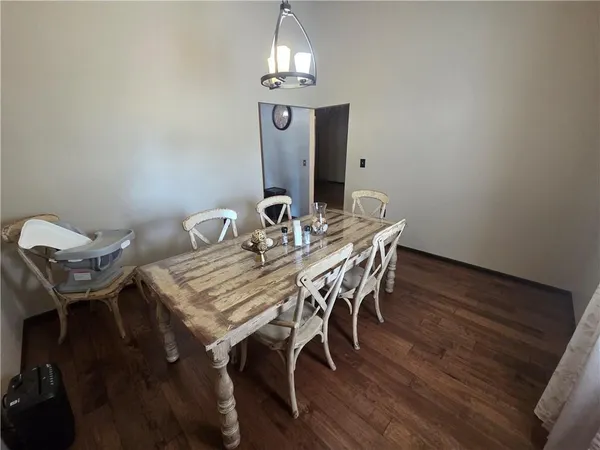 $320,000 | 129 Northwest 251 Road, Clinton, MO 64735