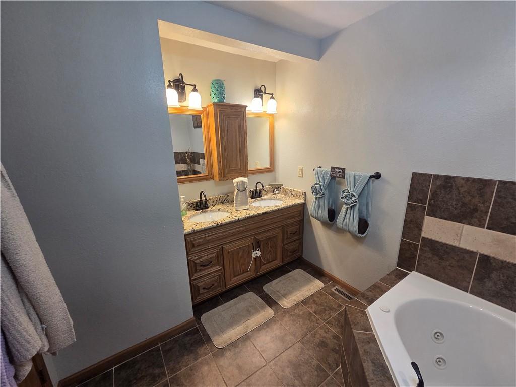 129 Northwest 251 Road Clinton, MO 64735 - Photo 19 of 46