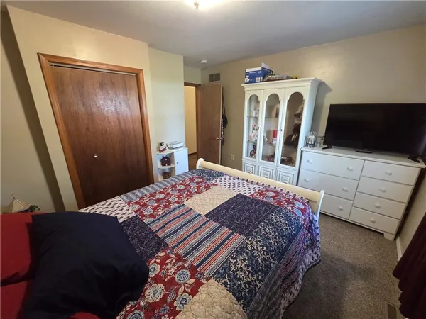 $320,000 | 129 Northwest 251 Road, Clinton, MO 64735