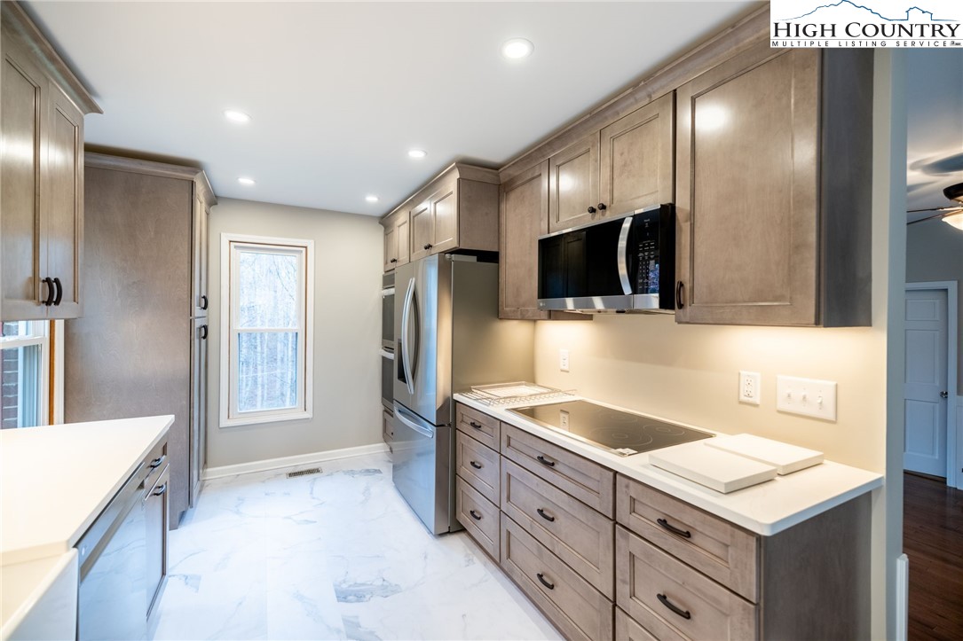 346 Mount Shadows Road Jefferson, NC 28640 - Photo 17 of 50 Gallery Image 17