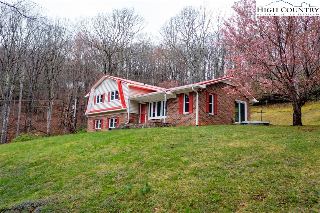 346 Mount Shadows Road Jefferson, NC 28640 - Photo 4 of 50 Gallery Image 4