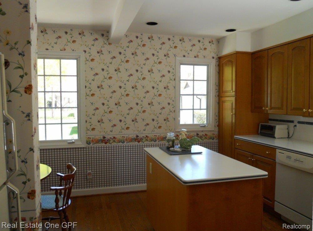 656 Lincoln Road Grosse Pointe, MI 48230 - Photo 8 of 22 DSCN0912.JPG