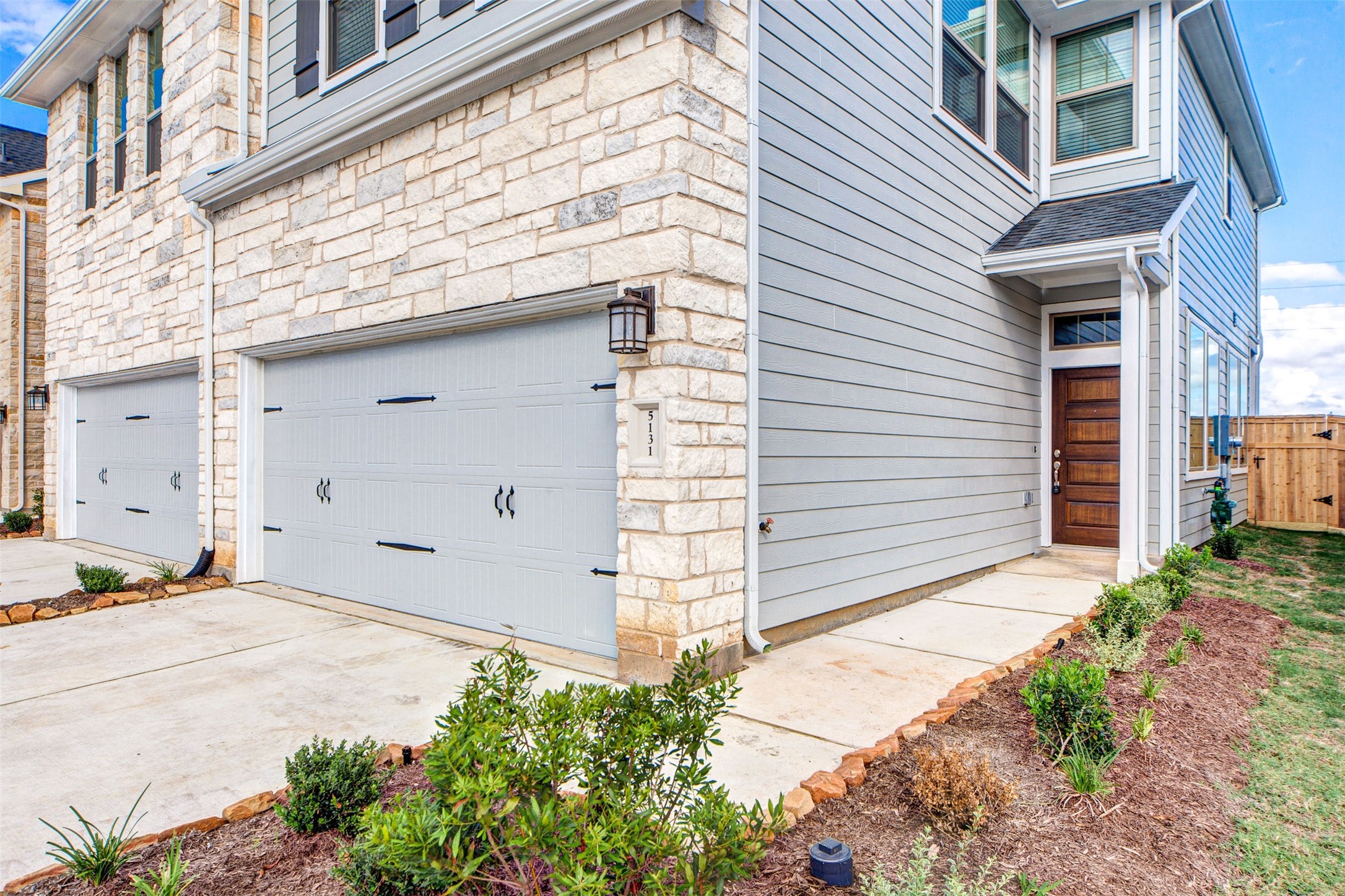 5131 Prairie Terrace Lane Fulshear, TX 77441 - Photo 3 of 21 a backyard of a house