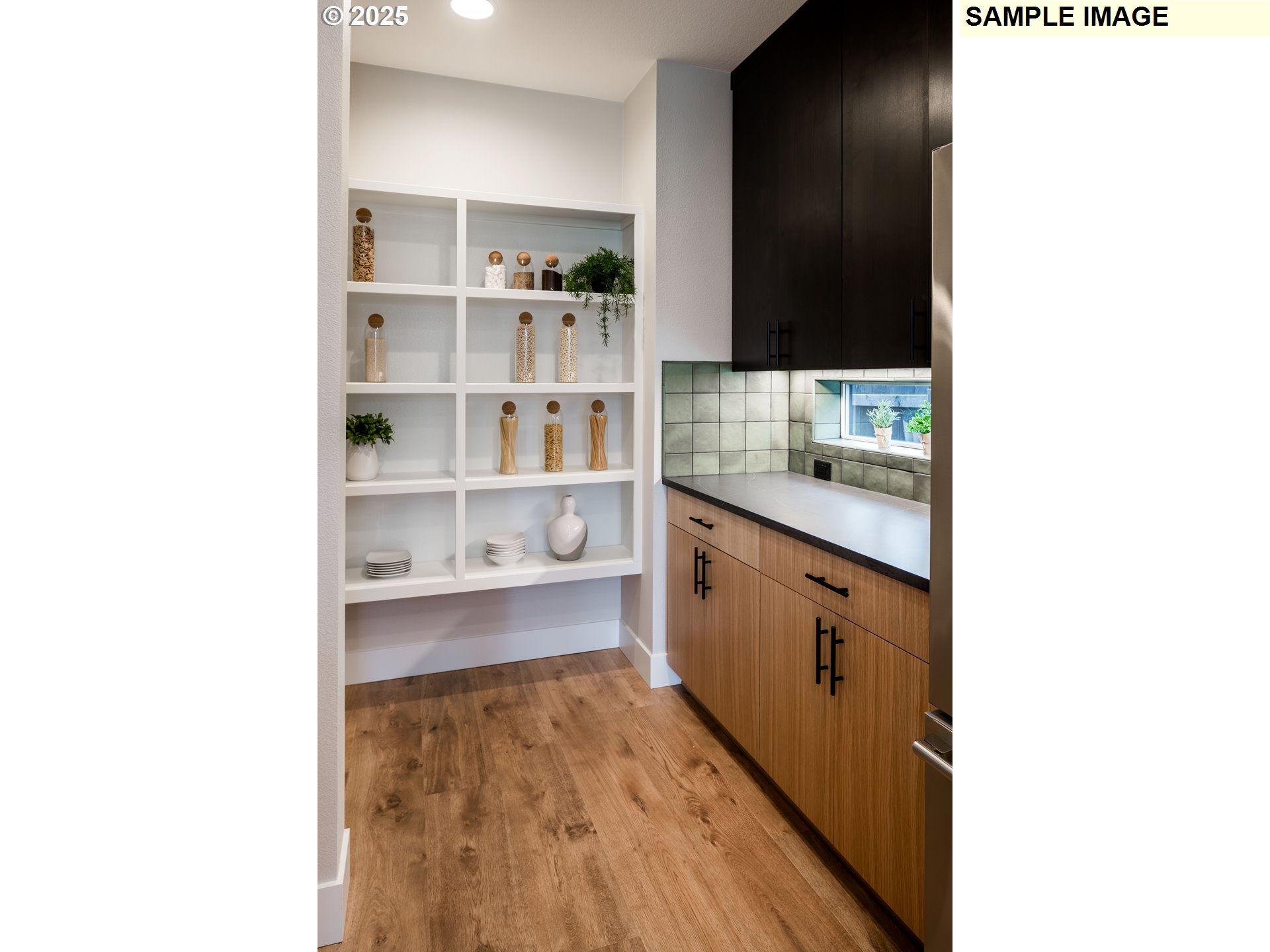 1124 North Helens Vw Drive Ridgefield, WA 98642 - Photo 12 of 39 Pantry