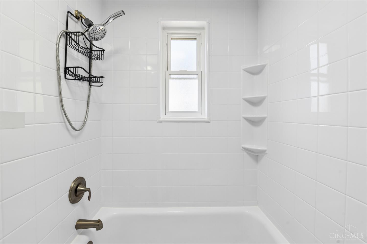 627 Roebling Road Cincinnati, OH 45238 - Photo 22 of 53