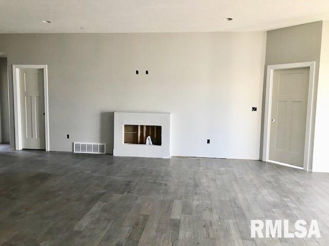 4816 Chestnut Drive Springfield, IL 62711 - Photo 6 of 13 Gallery Image 6