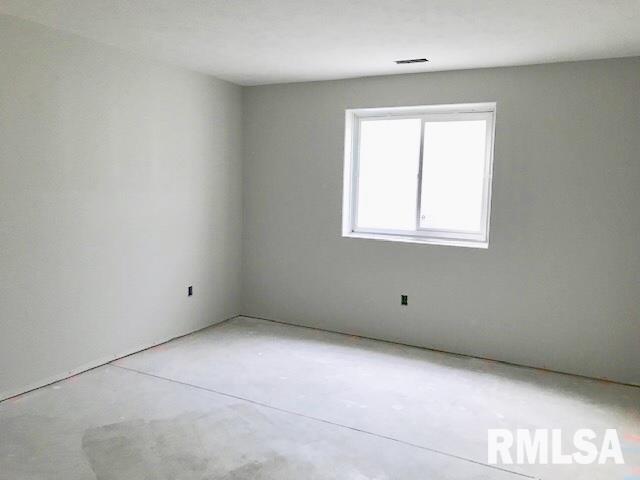 4816 Chestnut Drive Springfield, IL 62711 - Photo 8 of 13 Gallery Image 8