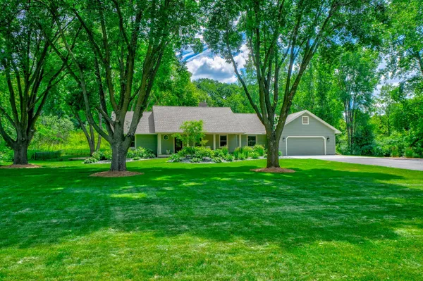 $814,900 | 2525 Oriole Avenue North, Stillwater, MN 55082