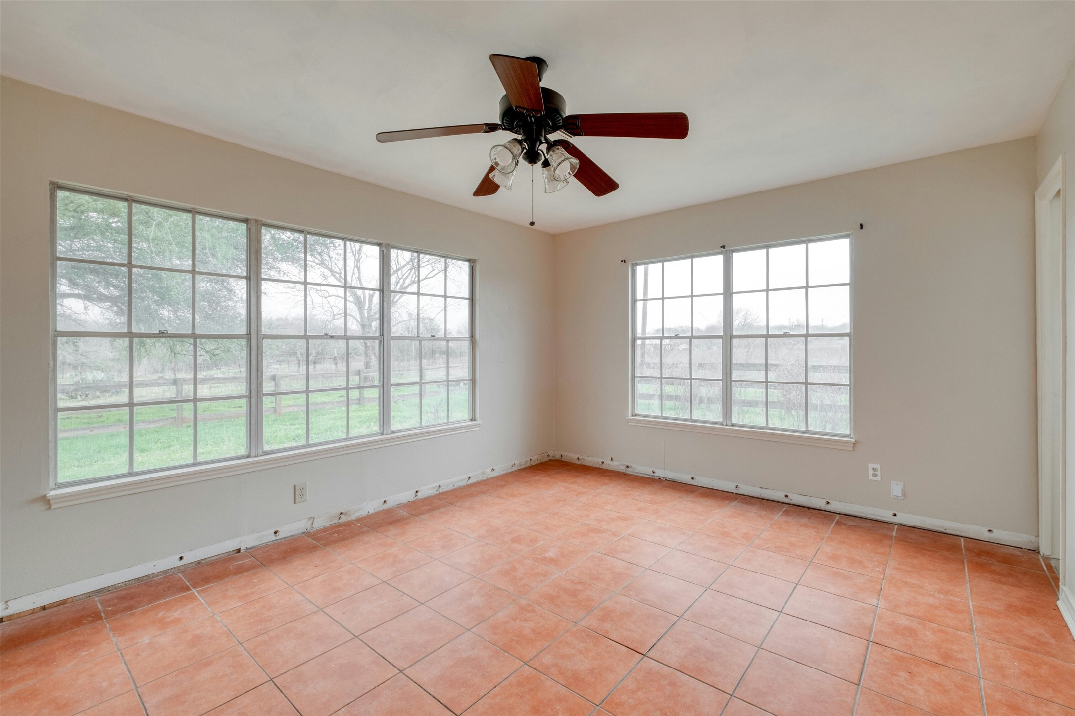 103 Robin Lane Luling, TX 78648 - Photo 19 of 40