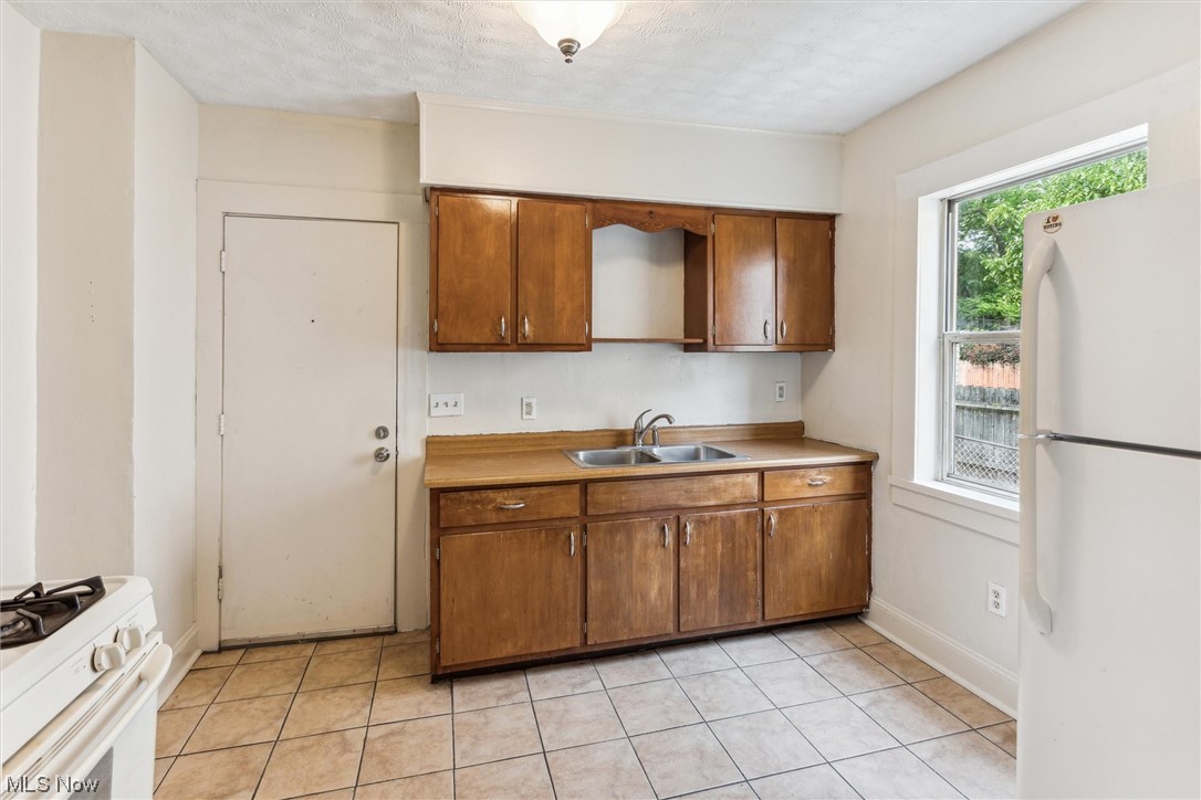 10229 Baltic Road Cleveland, OH 44102 - Photo 8 of 35 Gallery Image 8