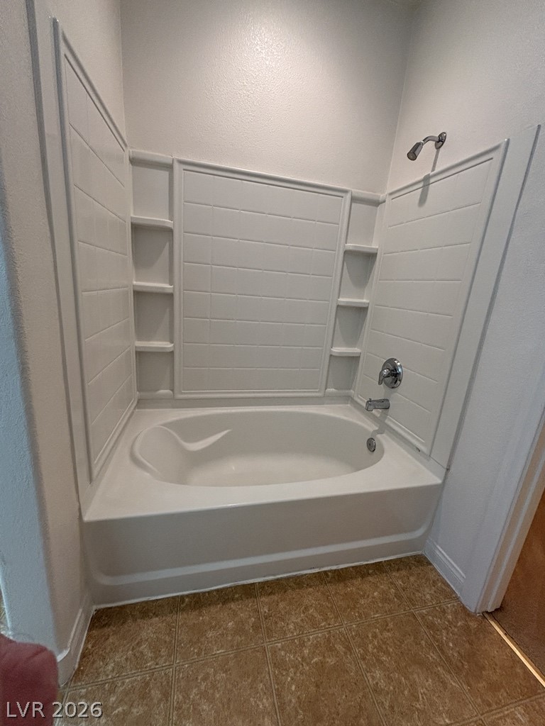 4915 East Russell Road, Unit 130 Las Vegas, NV 89120 - Photo 13 of 14 Bathroom with a bathtub / shower