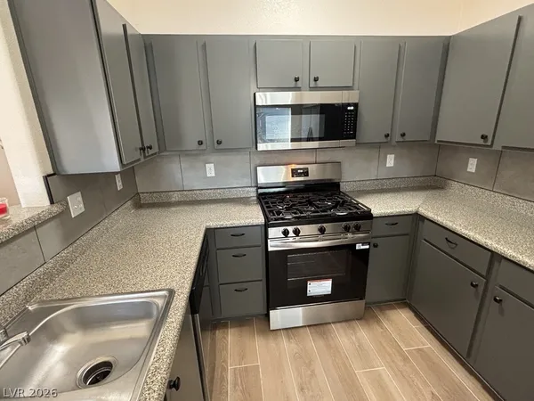 $1,500 | 4915 East Russell Road, Unit 130, Las Vegas, NV 89120
