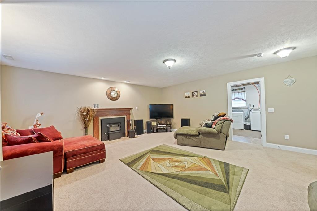 407 Forrest Hill Road Industry, PA 15052 - Photo 17 of 25