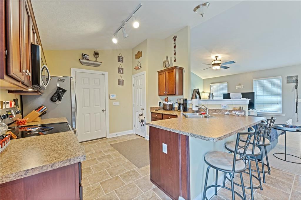 407 Forrest Hill Road Industry, PA 15052 - Photo 7 of 25