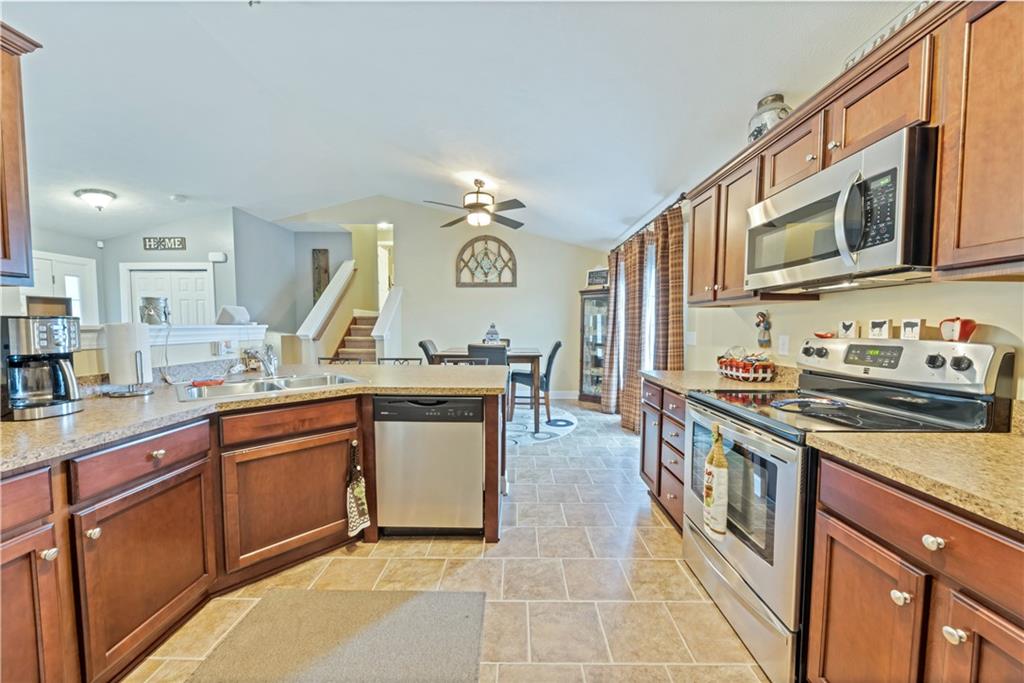 407 Forrest Hill Road Industry, PA 15052 - Photo 8 of 25