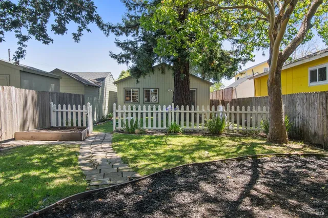 $1,100,000 | 1039 Stevenson Street, Santa Rosa, CA 95404