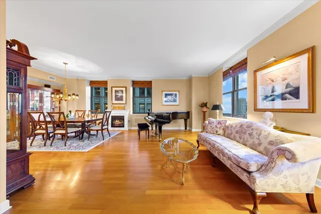 $1,498,000 | 310 South Michigan Avenue, Unit 1500, Chicago, IL 60604