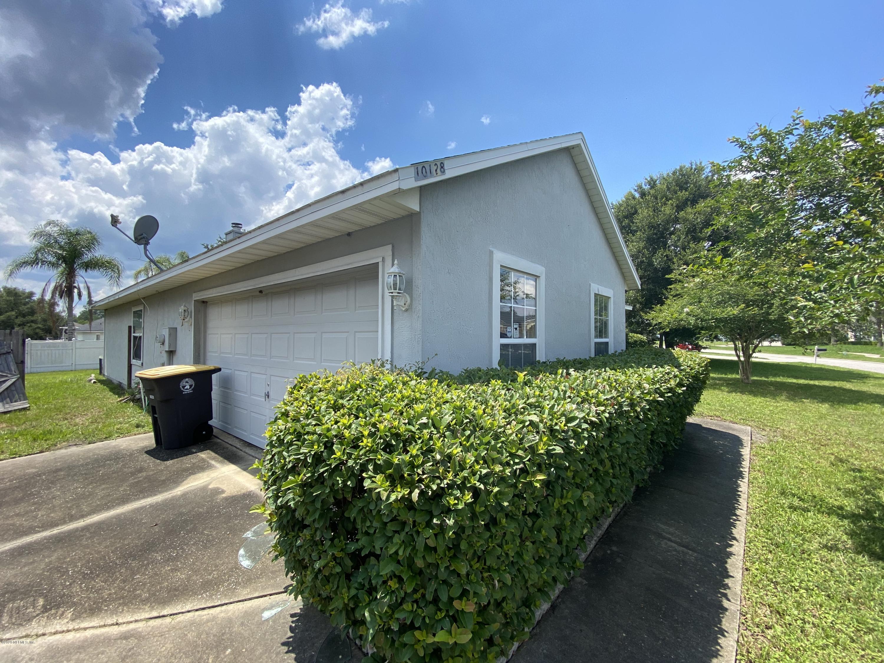 10128 Rising Mist Lane Jacksonville, FL 32221 - Photo 3 of 22 IMG_4037