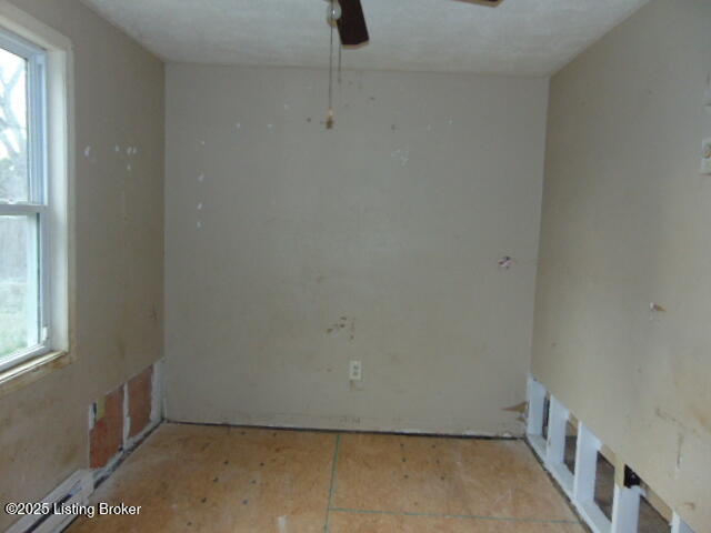 118 Greenbriar Road Milton, KY 40045 - Photo 9 of 11 DSC02512