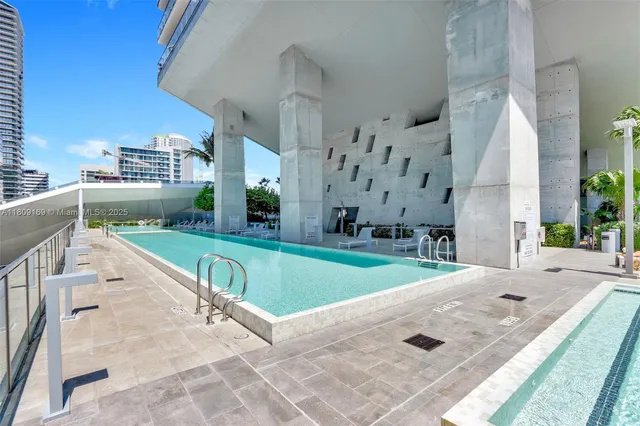 $1,580,000 | 68 Southeast 6th Street, Unit 1203, Miami, FL 33131