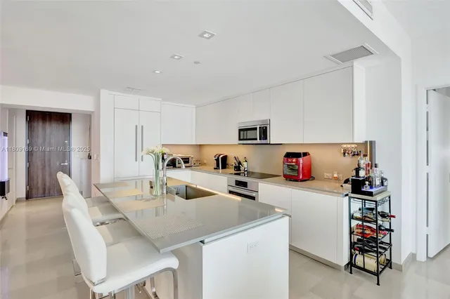 $1,580,000 | 68 Southeast 6th Street, Unit 1203, Miami, FL 33131