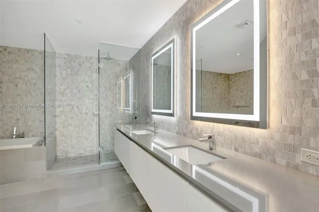 $1,580,000 | 68 Southeast 6th Street, Unit 1203, Miami, FL 33131