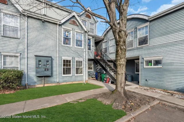 $325,000 | 189 Pond Way, Unit A | Arlington