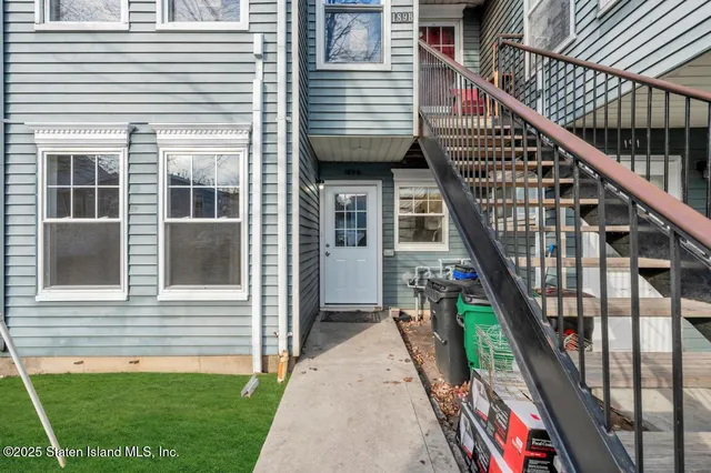 $325,000 | 189 Pond Way, Unit A | Arlington