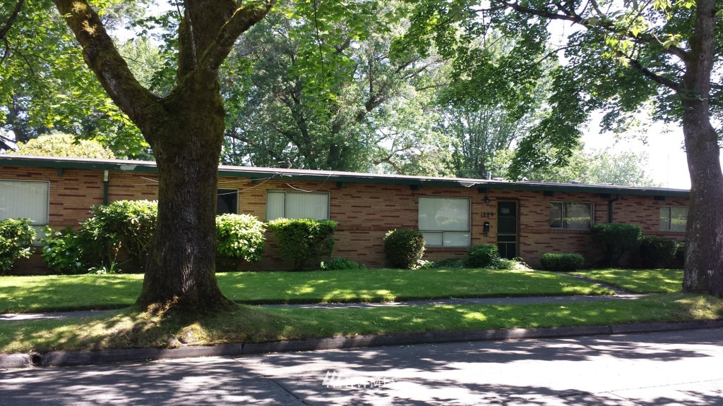 1908 Maple Street Longview, WA 98632 - Photo 4 of 12 Gallery Image 4