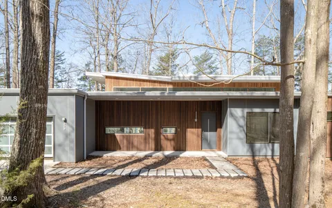 $1,500,000 | 928 Shorefront Lane, Hillsborough, NC 27278