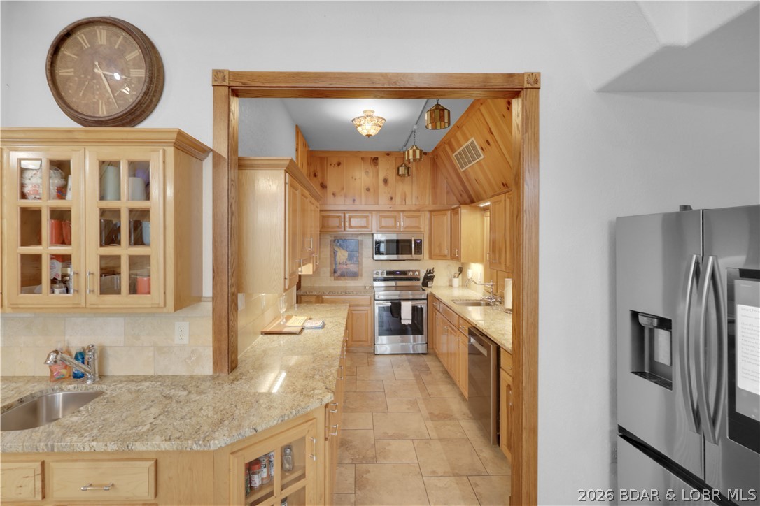 4467 Cove Road Osage Beach, MO 65065 - Photo 11 of 76