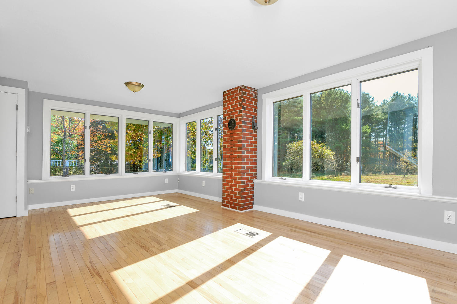 64 County Road Scarborough, ME 04074 - Photo 7 of 39 Living room
