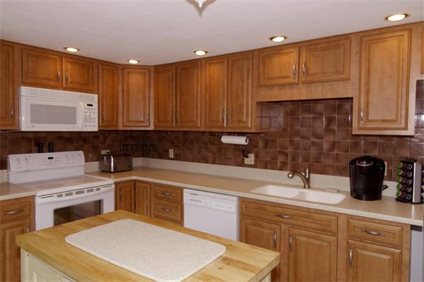 36 Hilldale Road Ashland, MA 01721 - Photo 5 of 24 Gallery Image 5