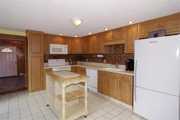 36 Hilldale Road Ashland, MA 01721 - Photo 6 of 24 Gallery Image 6