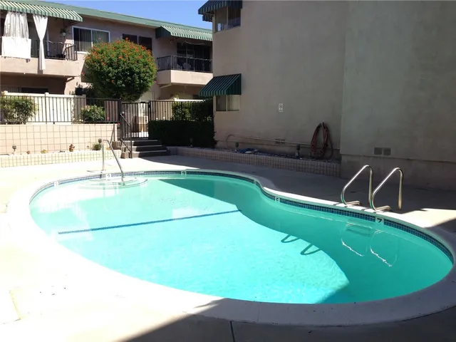 $2,100 | 4533 Colbath Avenue, Unit 20, Sherman Oaks, CA 91423