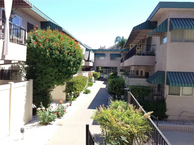 $2,100 | 4533 Colbath Avenue, Unit 20, Sherman Oaks, CA 91423