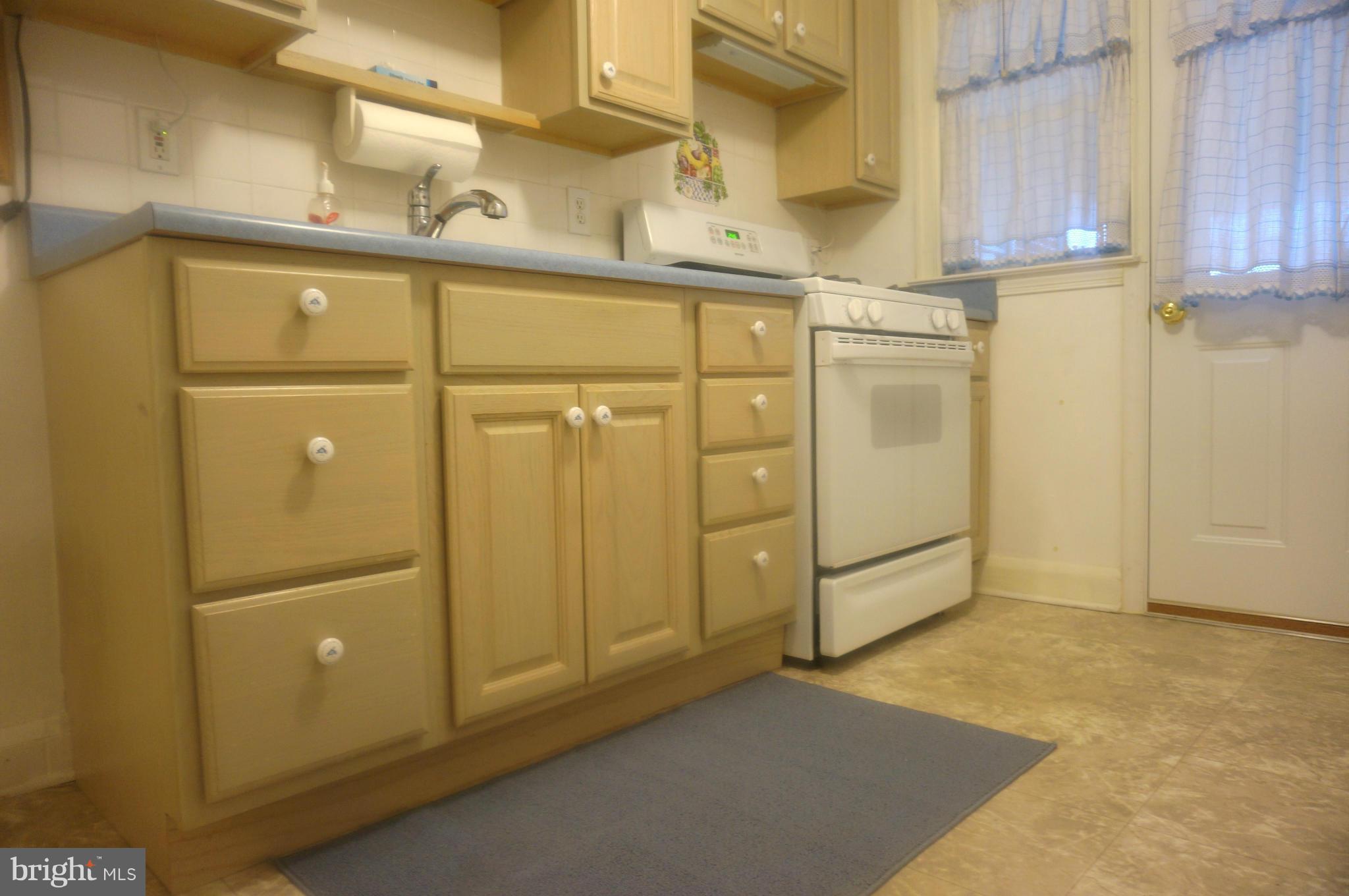 2802 Southbrook Road Baltimore, MD 21222 - Photo 6 of 24 Kitchen