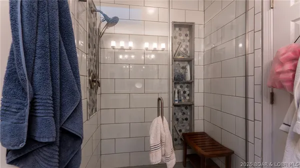 $600,000 | 71 Ginger Point, Lake Ozark, MO 65049