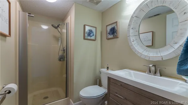 $600,000 | 71 Ginger Point, Lake Ozark, MO 65049