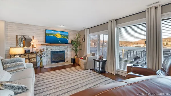 $600,000 | 71 Ginger Point, Lake Ozark, MO 65049