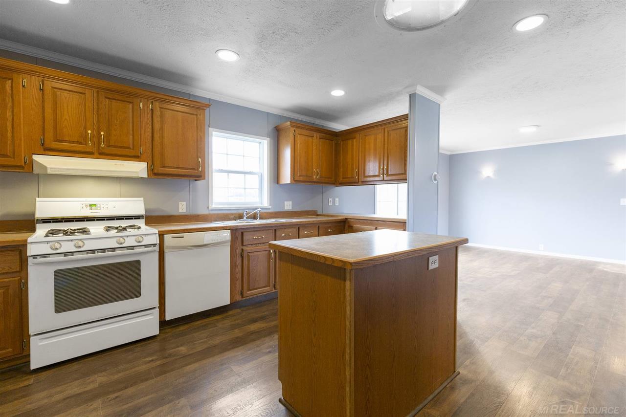 6420 Roach Road Croswell, MI 48422 - Photo 8 of 39