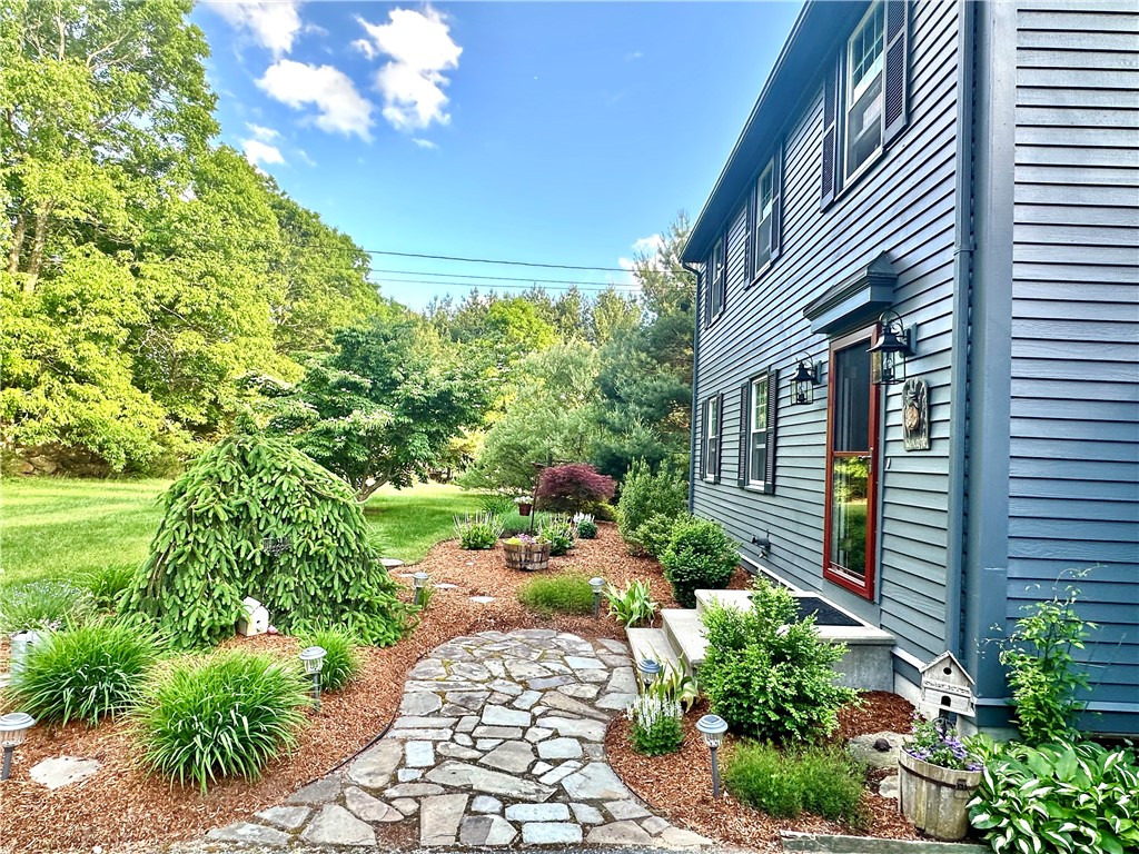 191 Bowen Hill Road Coventry, RI 02827 - Photo 4 of 50