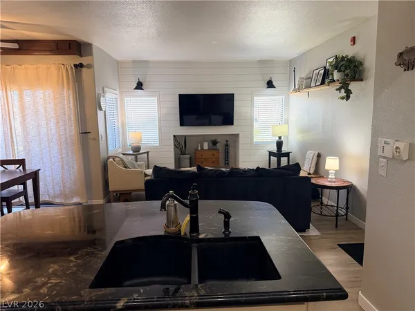 $259,950 | 8250 North Grand Canyon Drive, Unit 1076, Las Vegas, NV 89166